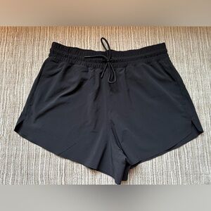Athleta Crossroads Short in Black